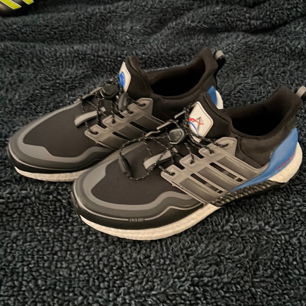 Size 8 1/2 WATERPROOF brand new no box unworn